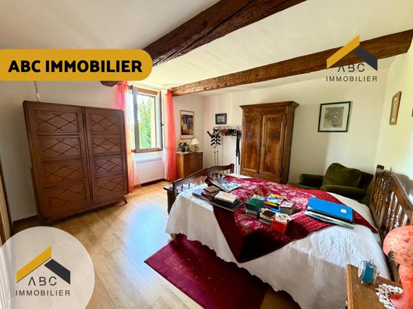 JONQUIÈRES – Maison de caractère de 167 m² avec piscine couverte, garages et terrain arboré de 2 400 m²
