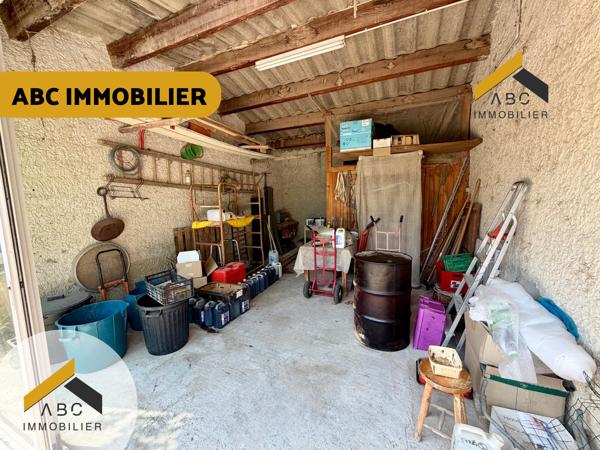 JONQUIÈRES – Maison de caractère de 167 m² avec piscine couverte, garages et terrain arboré de 2 400 m²