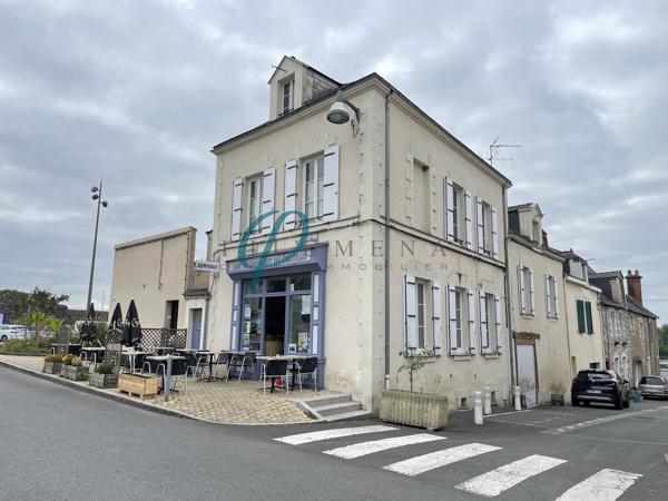 Immeuble avec restaurant - appartement - dépendances - 319 m² - centre-ville Ancenis