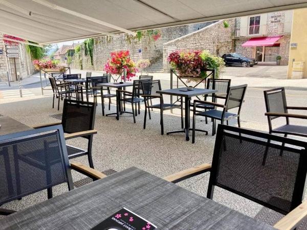 Urgence Vente : Prix Sacrifié à 190.000 € ! Hôtel-Restaurant 3★ à Morestel
