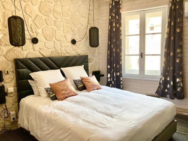 Urgence Vente : Prix Sacrifié à 190.000 € ! Hôtel-Restaurant 3★ à Morestel