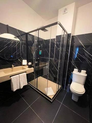 Urgence Vente : Prix Sacrifié à 190.000 € ! Hôtel-Restaurant 3★ à Morestel