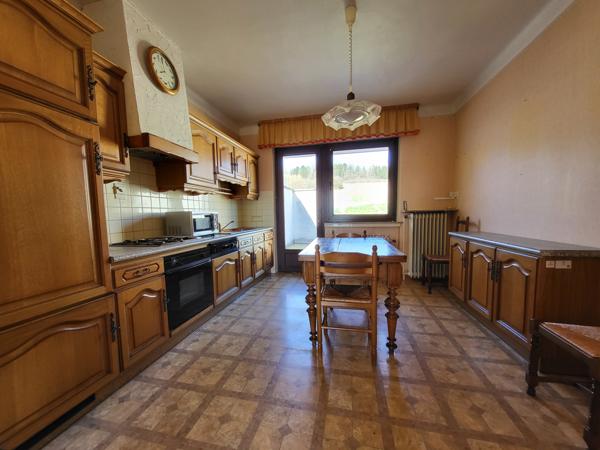 Bouzonville (57320) Maison 5 pièces 96m² avec garages dépendances et jardin