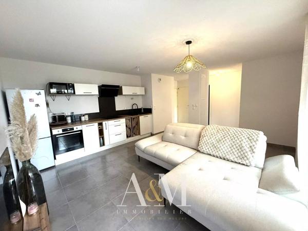 Appartement T2 de 45m² + terrasse 10.50m² + parking