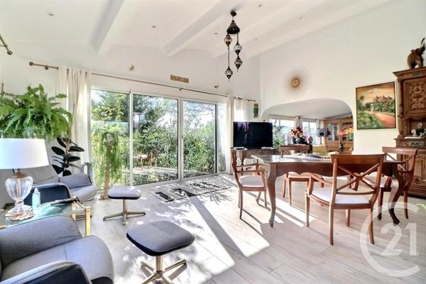 Maison à vendre  8 pièces - 215 m2 PUGET SUR ARGENS - 83
