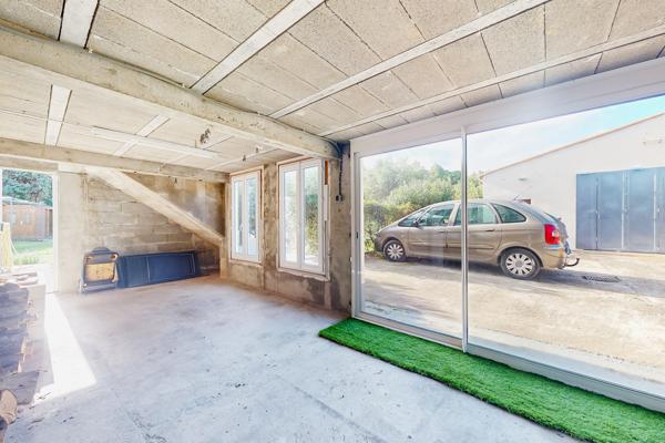 Maison T6 piscine, jardin, hangar 