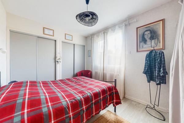 Maison T6 piscine, jardin, hangar 