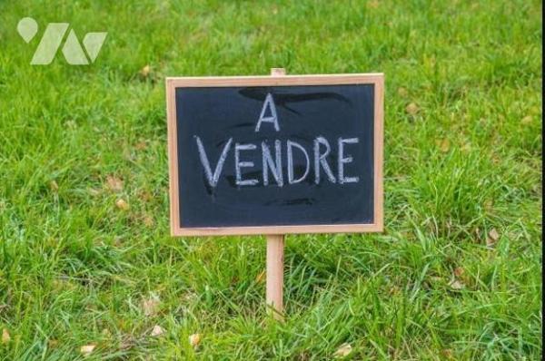 TERRAIN A BATIR  567 M² - A viabiliser