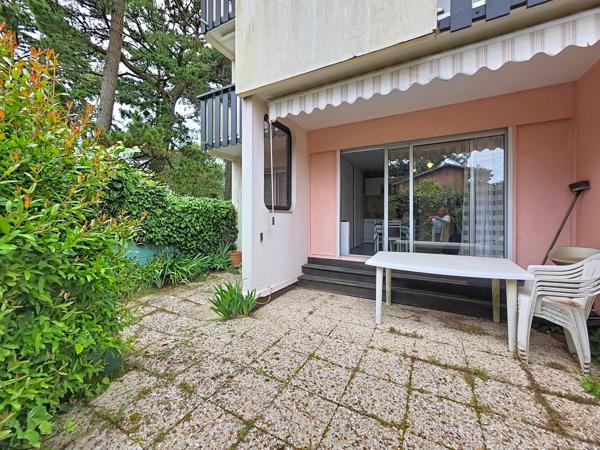 Appartement avec coin chambre et grande terrasse