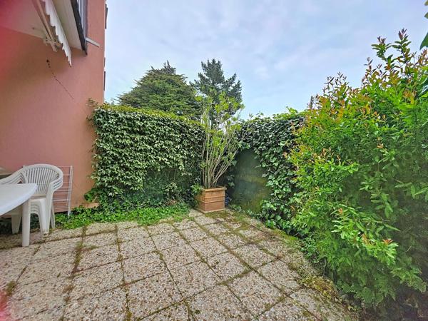Appartement avec coin chambre et grande terrasse