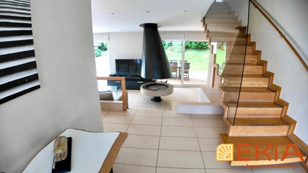 Villa contemporaine avec piscine