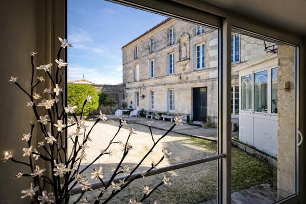 Fléac – Une élégante demeure du XIXᵉ siècle suspendue au-dessus de la vallée de la Charente Détails des diagnostics énergétiques