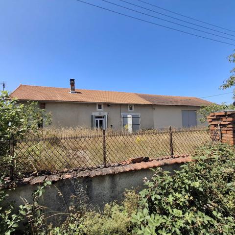 MAISON EN PIERRES AVEC GRANGE ATTENANTE, PREAU ET TERRAIN