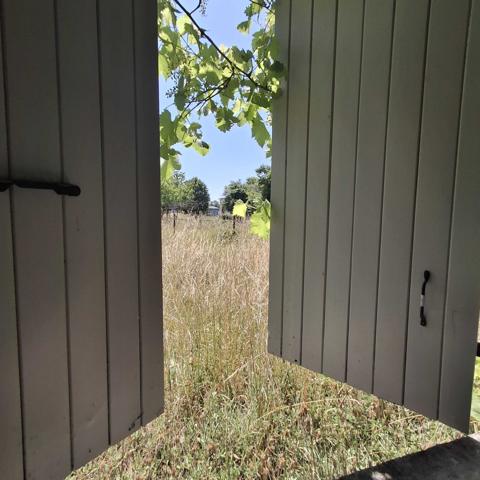 MAISON EN PIERRES AVEC GRANGE ATTENANTE, PREAU ET TERRAIN