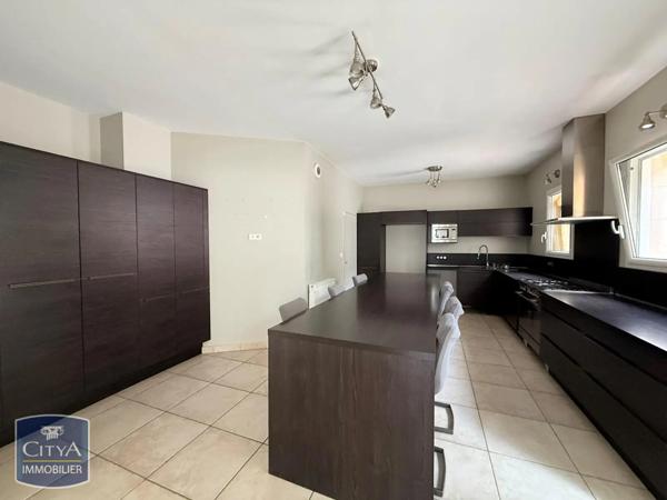 Maison à louer 5 pièces 233.97m²