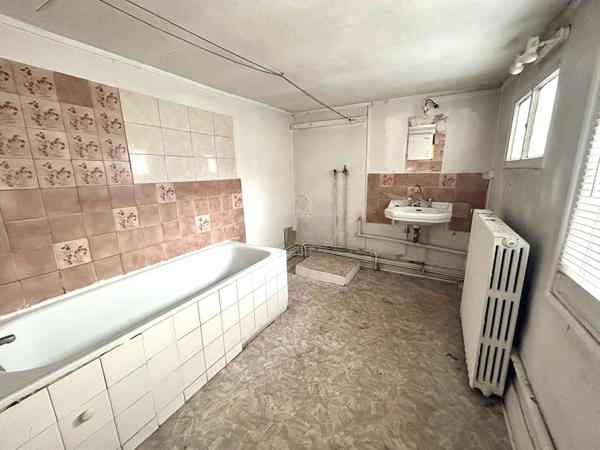 Immeuble 8 pièces 102 m2