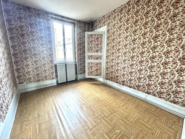 Immeuble 8 pièces 102 m2