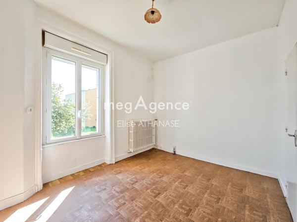 Appartement à FOUGERES, 35300 - 3 pièces 82m²