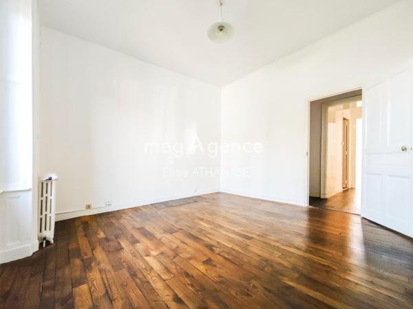 Appartement à FOUGERES, 35300 - 3 pièces 82m²