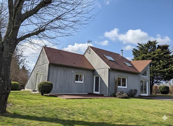 Maison à Sargé-lès-le-Mans, 72190 - 6 pièces 165m²