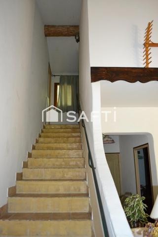 8 gîtes, Mazet, Atelier, Grange, d'environ 696 m2 sur terrain de 2 h