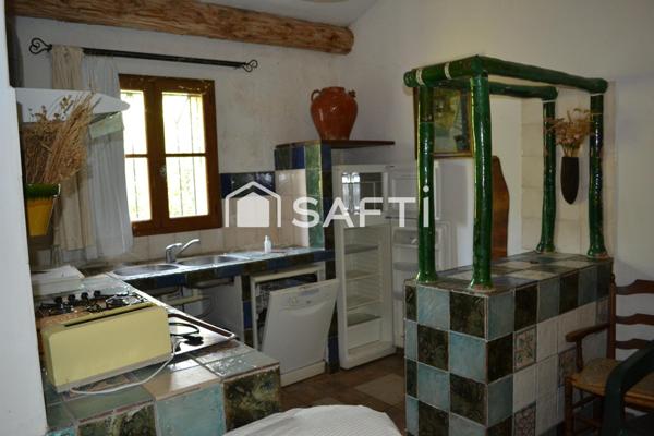 8 gîtes, Mazet, Atelier, Grange, d'environ 696 m2 sur terrain de 2 h