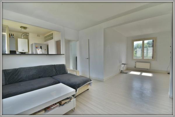 À vendre à Sainte-Geneviève-des-Bois – Appartement 4 pièces lumineux avec cave, à deux pas du RER