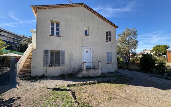 Appartement à vendre    2 pièces •  Le Cannet