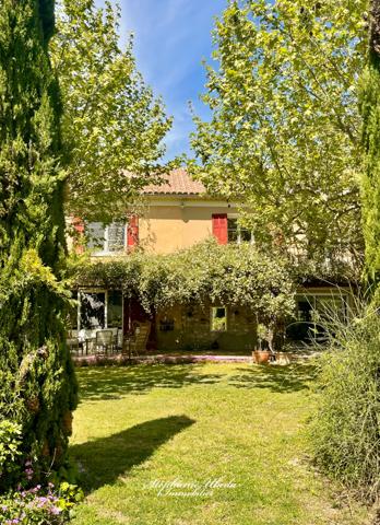 Mallemort (13370) Mas de caractère sur une belle parcelle arborée de 10.000m²