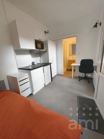 STUDIO MEUBLE - PLEIN CENTRE Rue des Vieilles Boucheries