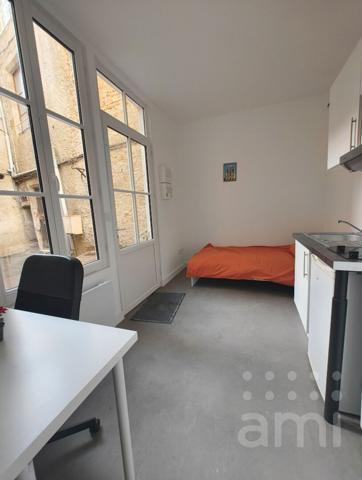 STUDIO MEUBLE - PLEIN CENTRE Rue des Vieilles Boucheries