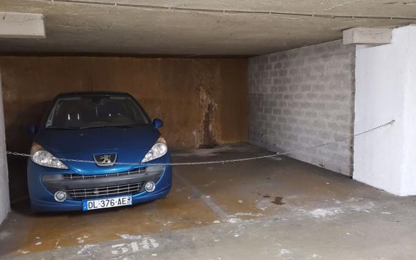 Stationnement à vendre    12 m2 Nice