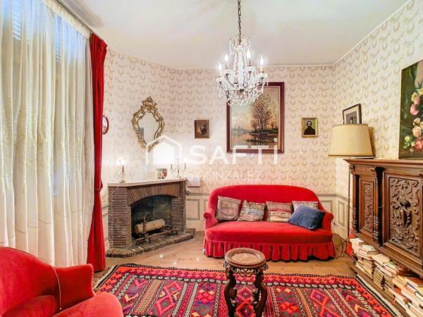 Idéalement située à proximité des commerces et de la gare