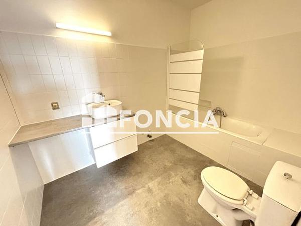 Location Appartement 4 pièces 93.8 m² - 27 AVENUE GUY DE MAUPASSANT Marseille 13008