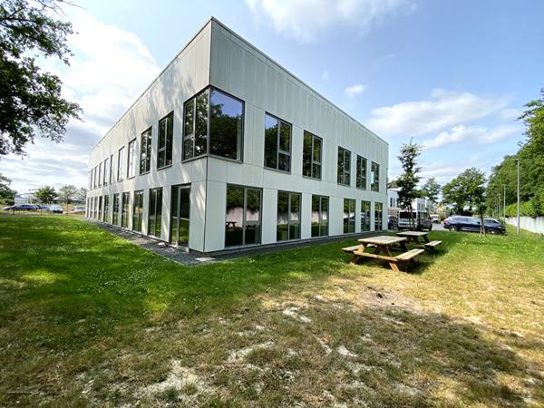 A LOUER : Très beau plateau de Bureaux environ 203 m2 - RAGON TERTIAIRE Trellières