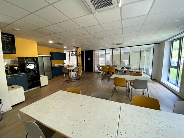 A LOUER : Très beau plateau de Bureaux environ 203 m2 - RAGON TERTIAIRE Trellières