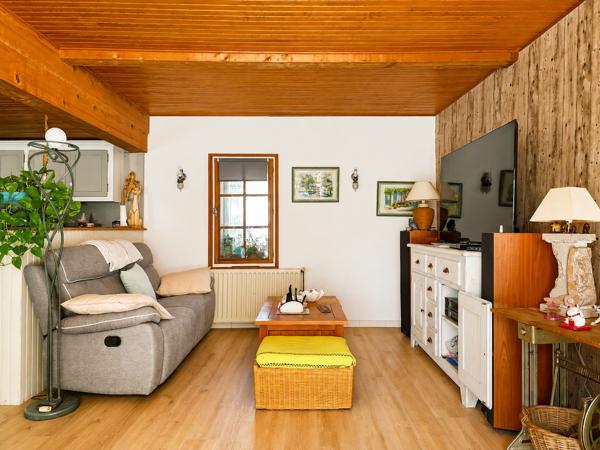 Maison
         6 pièces
        - 130 m²