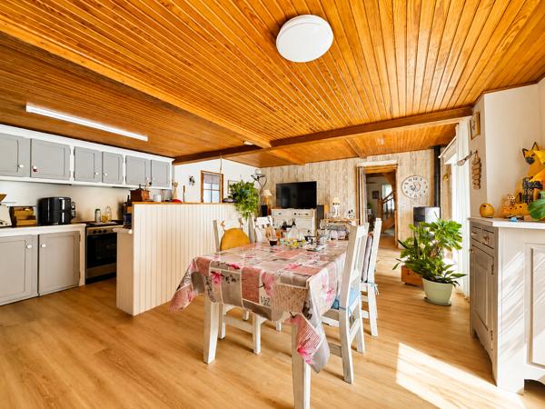 Maison
         6 pièces
        - 130 m²
