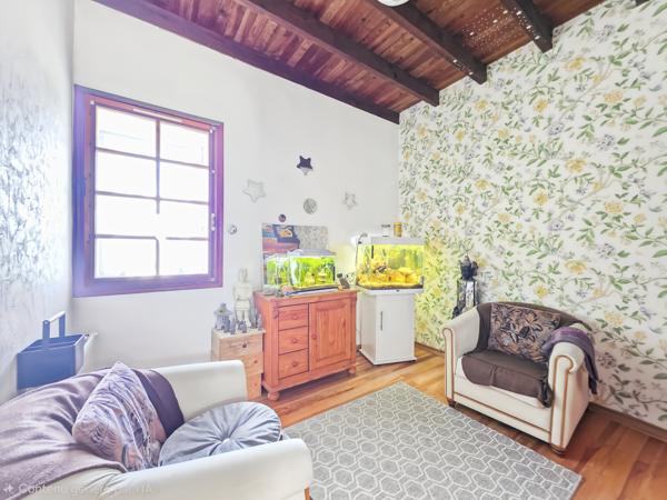 Maison
         6 pièces
        - 130 m²