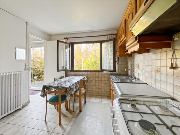 Bièvres (91570) Maison familiale avec jardin - garage - Fort potentiel