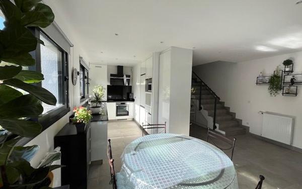 Maison à vendre    4 pièces • 104,27 m2 Villiers-sur-Marne