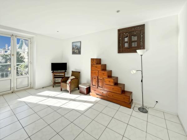 Appartement
         2 pièces
        - 43 m²
