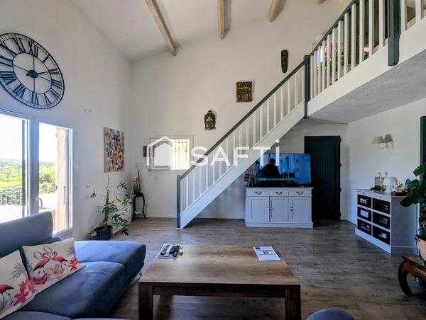 Villa décorée avec goût au sein d'un lotissement situé à la Tour de Mare, aucun travaux à prévoir, garage, vue dégagée