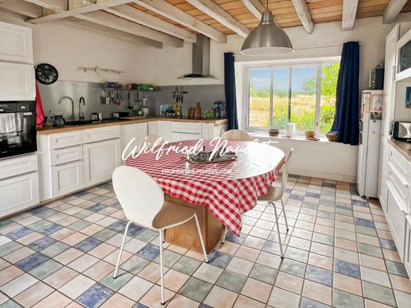 Longere idéalement au carrefour de Ruaudin et  Teloché