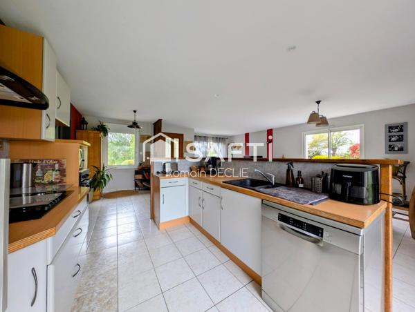 Maison de plain-pied de 130 m² avec 5 chambres et dépendances