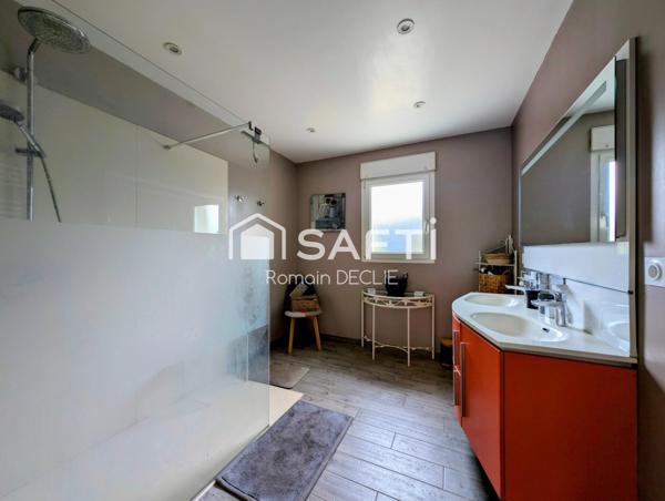 Maison de plain-pied de 130 m² avec 5 chambres et dépendances