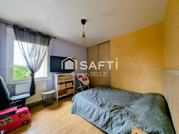 Maison de plain-pied de 130 m² avec 5 chambres et dépendances