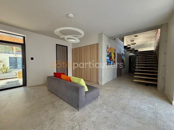 Vente Maison255 m² - 6 Pièces - LA FOUILLOUSE (42480)