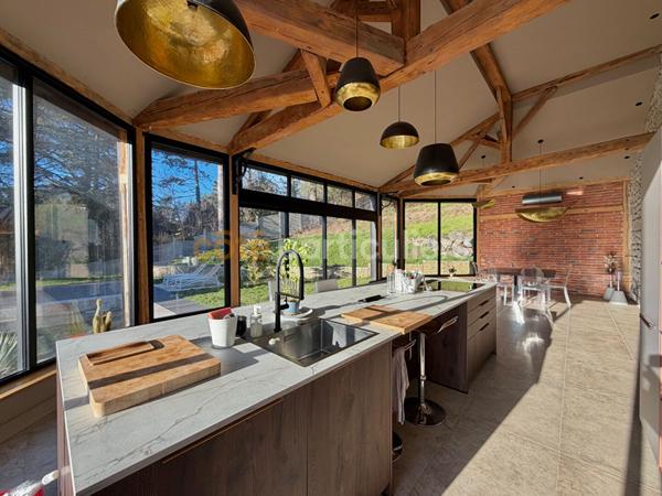 Vente Maison255 m² - 6 Pièces - LA FOUILLOUSE (42480)