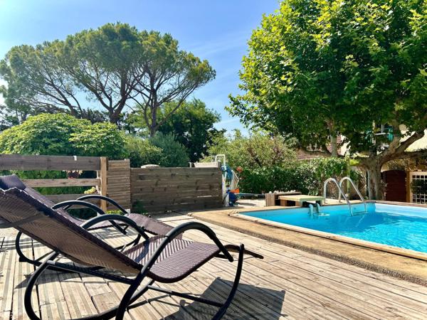 Mas de 219m2 au milieu des vignes